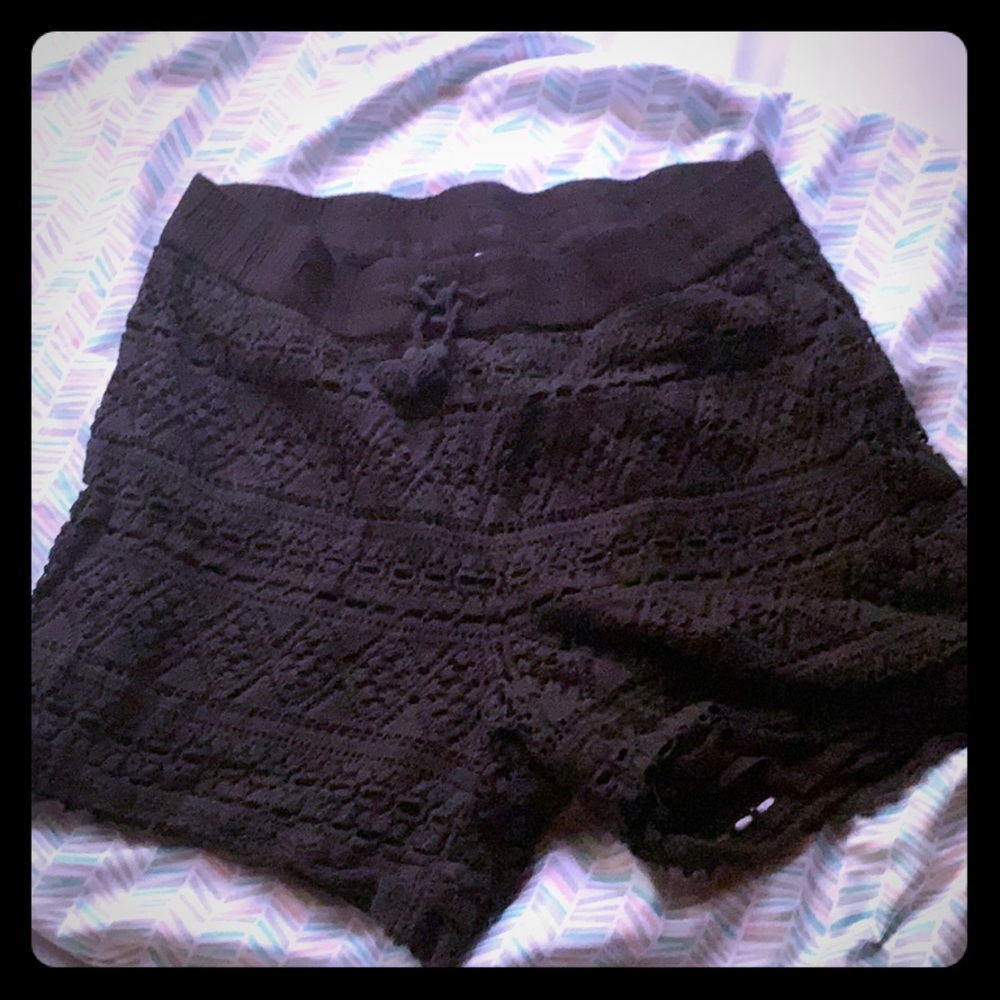 Kids 14/16 black shorts